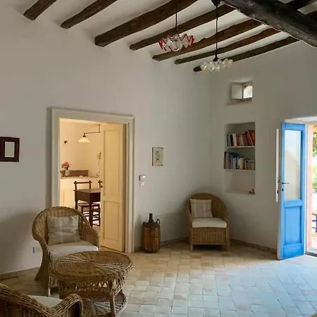 House Il Mandarino, Terrace Overlooking The Sea * Malfa (Salina)